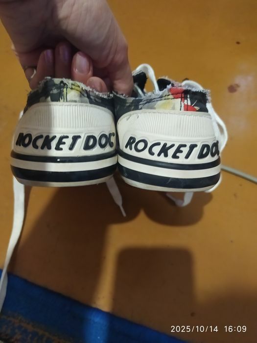 Rocket Dog не дорого