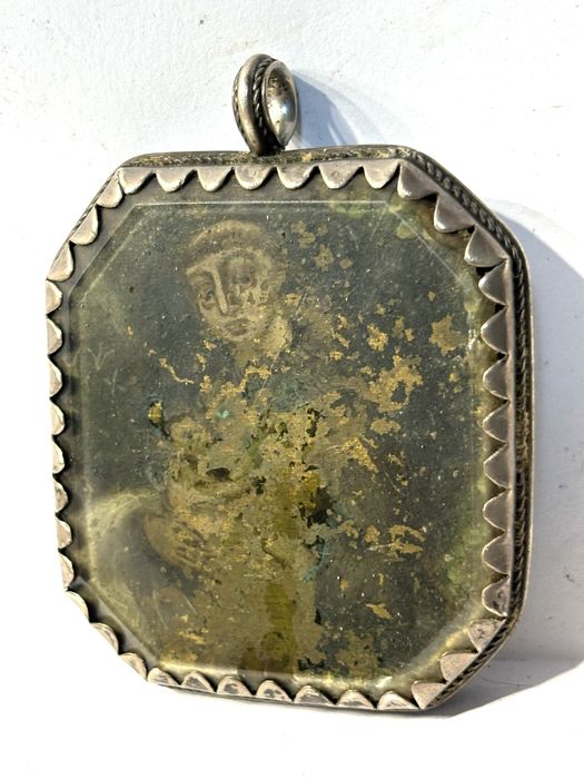 Magnífico relicário bifacial em prata -colonial espanhol do Sec XVIII