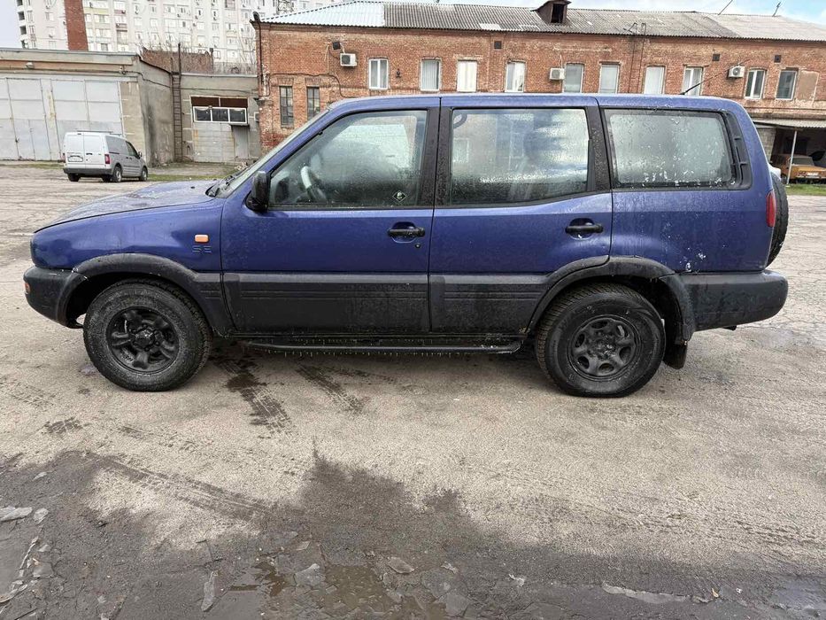 Nissan Terrano 2000рік 2,7дизель повний привід 4х4