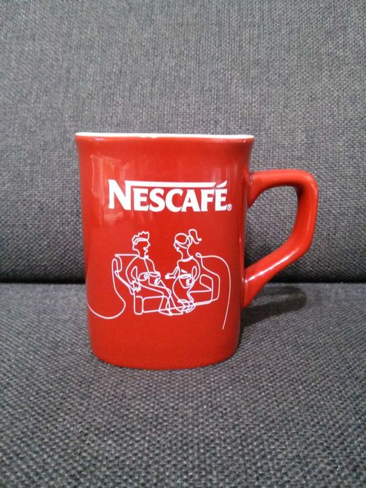 różne kubki Nescafe