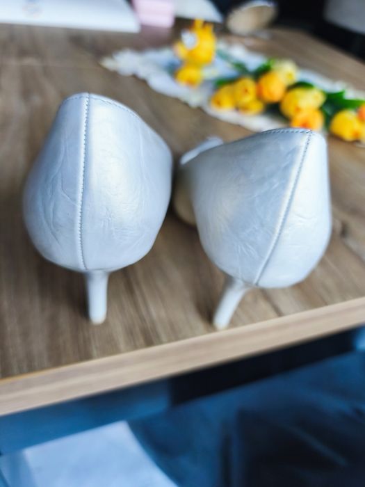 Buty ślubne perłowe 37,5 skórzane