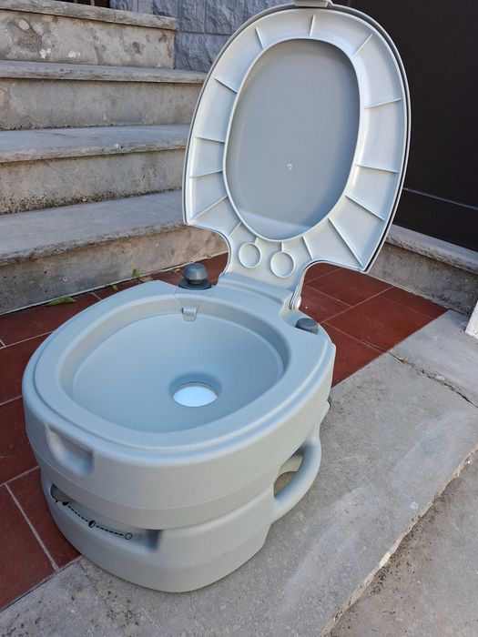 Sanita Química Portátil CAMPINGAZ (13L) – NOVA / NUNCA USADA