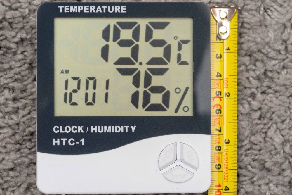 Thermometer; hygrometer; clock431591014888253444