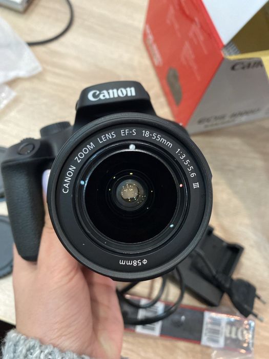 Canon EOS 4000D