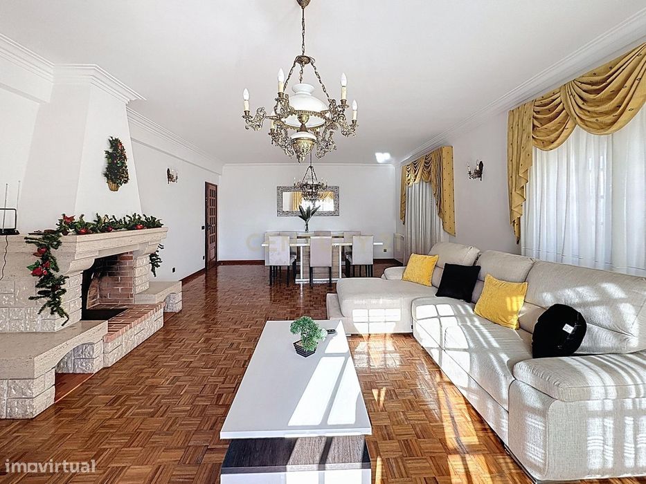 Espetacular Moradia T3 em Nazaré, Leiria com Vista Panorâmica