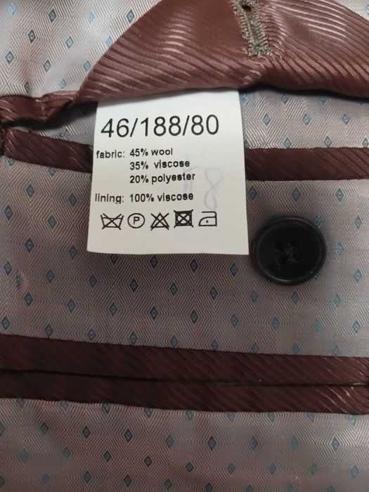 Розпродаж Стильний чоловічий костюм