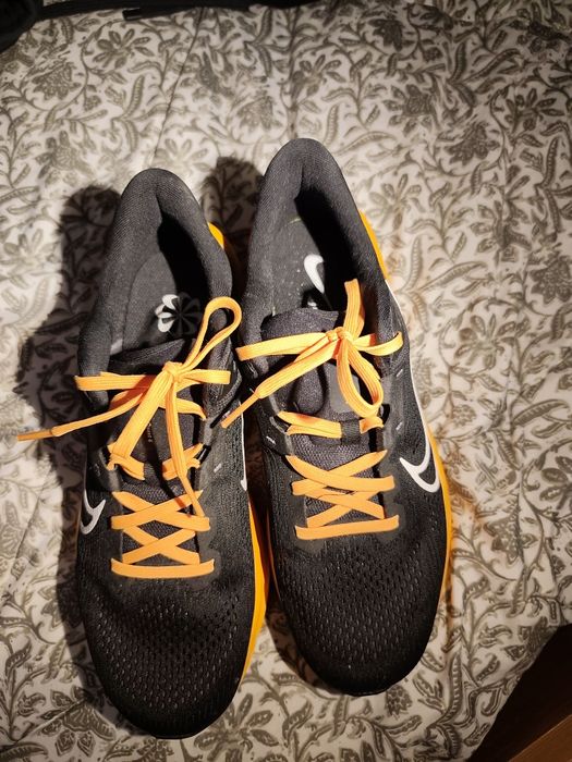 Vendo Nike quest 6