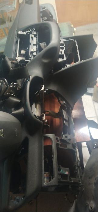 Material Peugeot 208