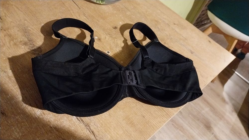 Biustonosz Triumph czarny 80D