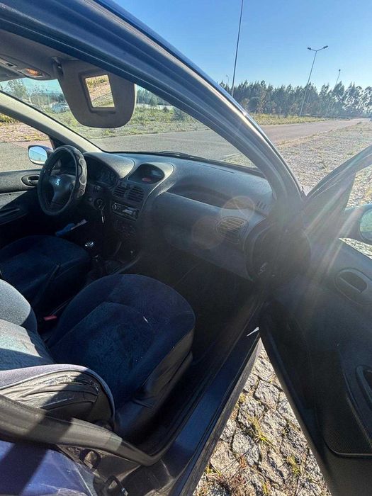 Peugeot 206 (Ano 2000)