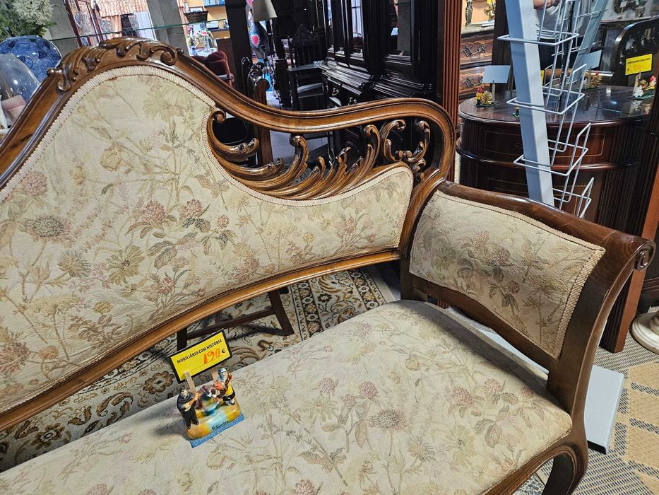 Sofá vintage - Bom estado geral