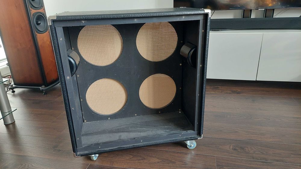 Obudowa kolumny gitarowej 4x10