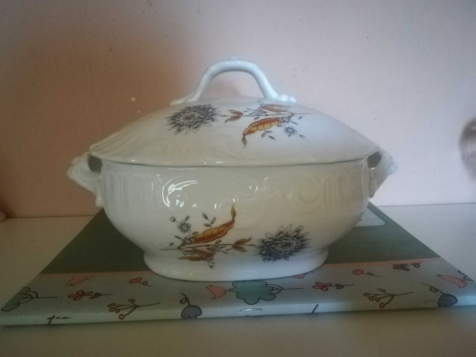 Terrina Vista Alegre, ler descrição