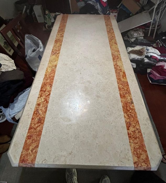 Mesa de Mármore 2m x 1m, (oferta de cadeiras).