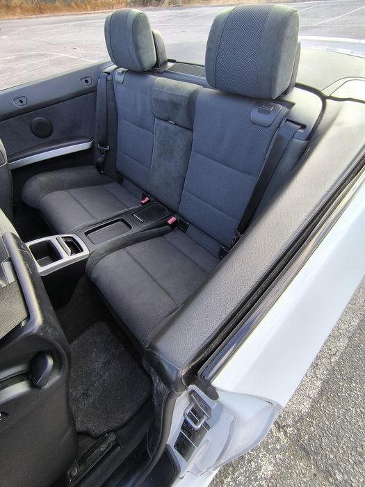 BMW 320 Cabriolet 2010 Pack M – Elegância, Desempenho e Estilo Desport