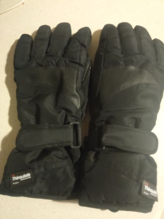 Rękawice narciarskie czarne Criwit 8,5. To są czarne, męskie rękawice