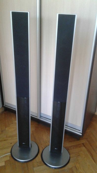 LG Две колонки на стойках 4 Ом 310 W
