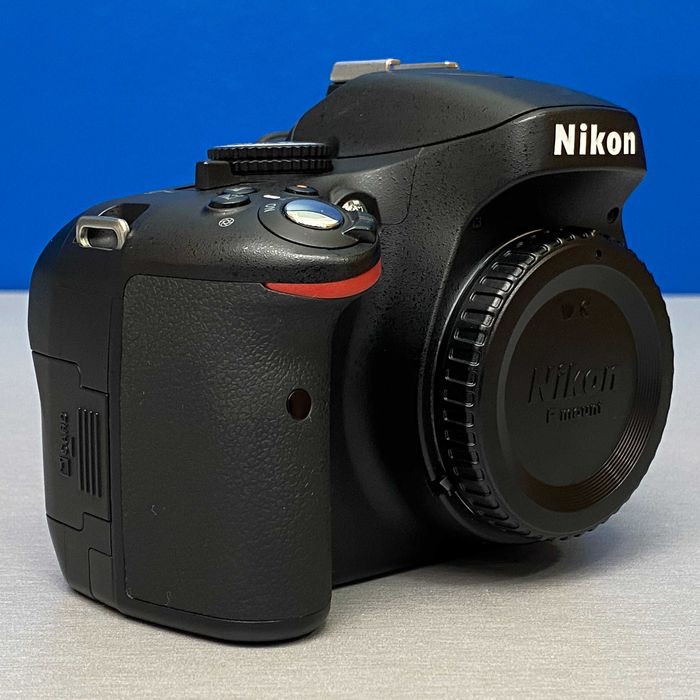 Nikon D5100 (Corpo) - 16.2MP