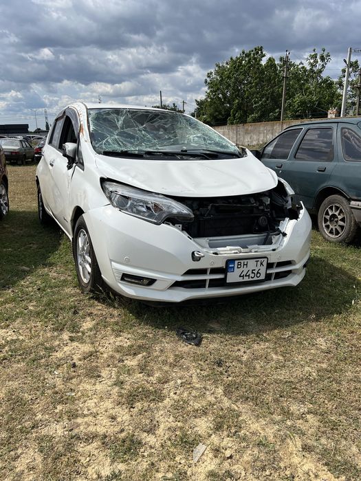 Під відновленя Nissan Note 2017 рік