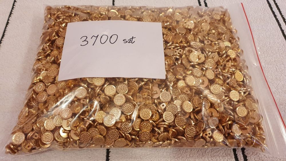 Guziki aluminiowe w kolorze złotym , średnica guzika 1 cm 10 mm