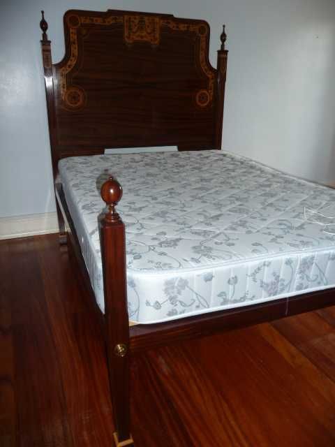 Cama casal estilo D. Maria