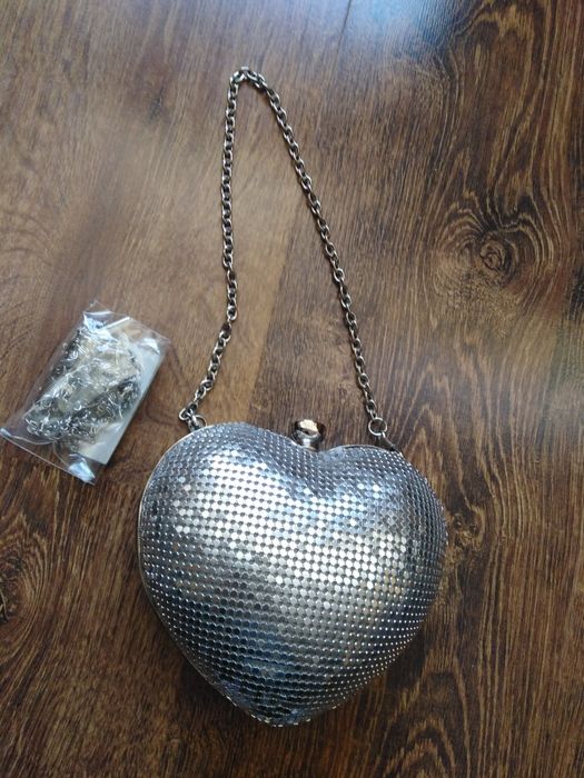 Torebka ślubna w kształcie serduszka