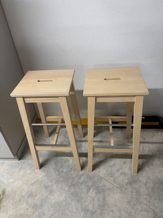 2 Bancos Altos IKEA em Madeira – Excelente Estado