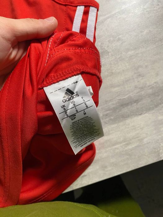 Боксерська форма Adidas Perfomance 
Стан:10/10(Одягнена 1 раз)
Всі бір