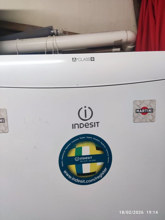 Frigorífico Indesit A+ peças