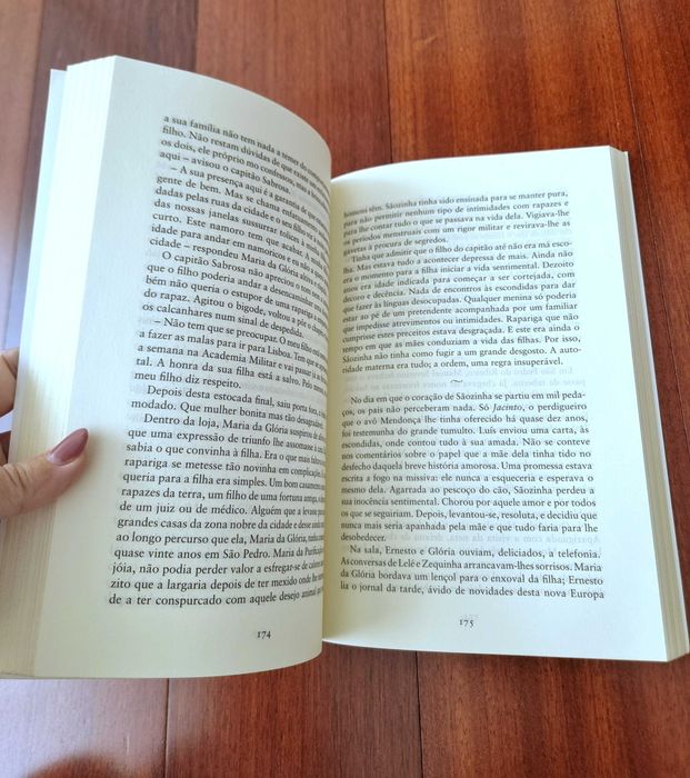 Livro "Não Sei Nada Sobre o Amor" de Júlia Pinheiro