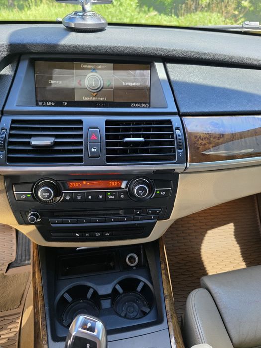 Продам BMW X5 е70