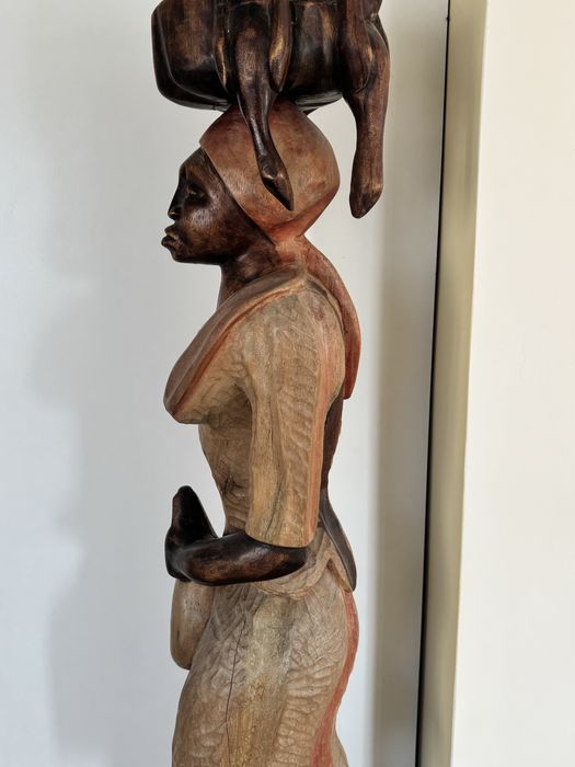 Sprzedam rzeźbę kobiety