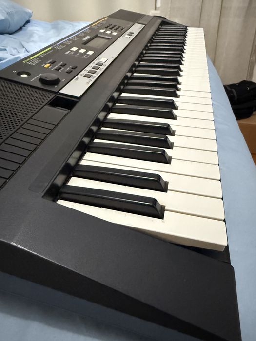 Teclado Yamaha e243