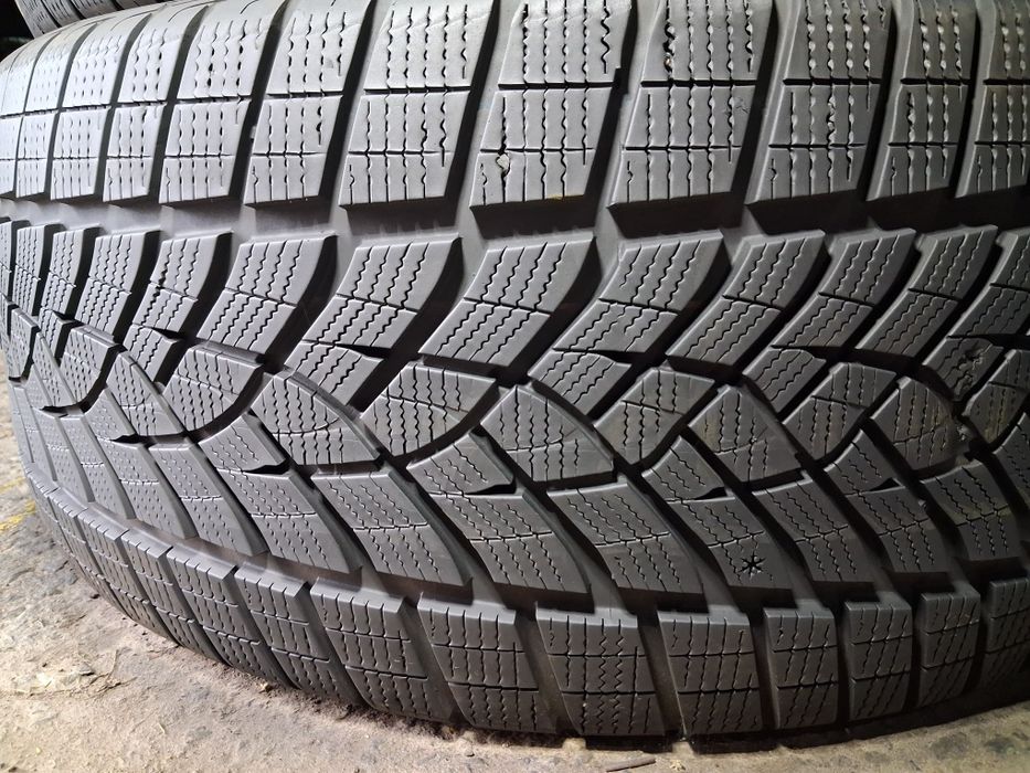 275/40 R20 Goodyaer Ultra Grip Perfomance ПАРА шини б/у зима