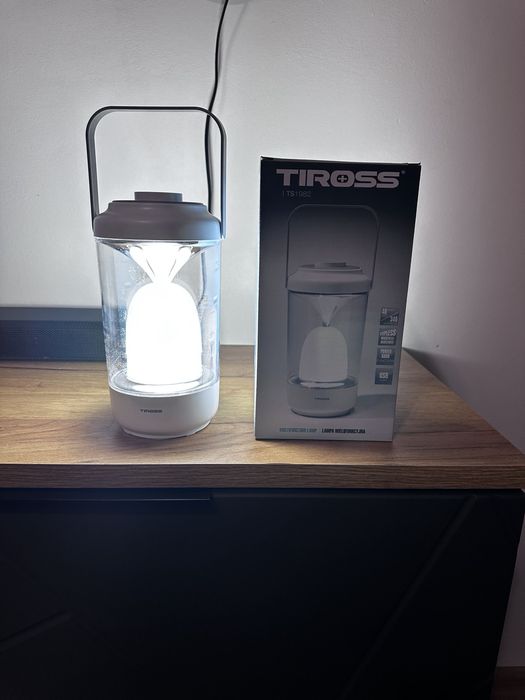 Продам кемпінговий ліхтарик tiross