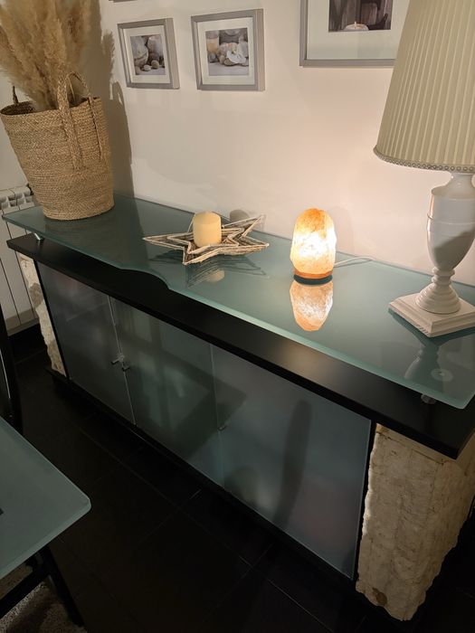 Conjunto de sala de jantar e moveis de apoio