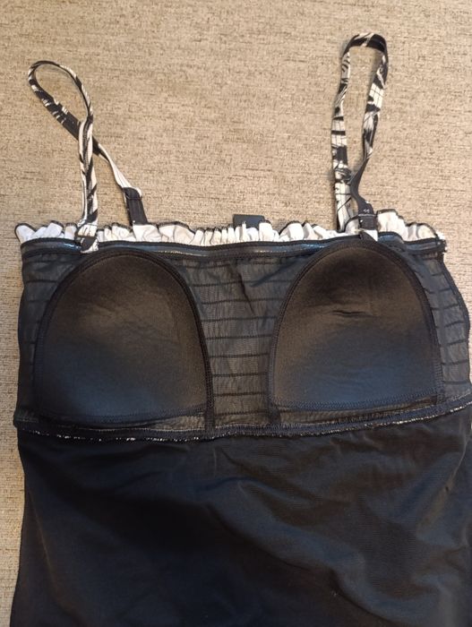 Купальник суцільний  р.M.