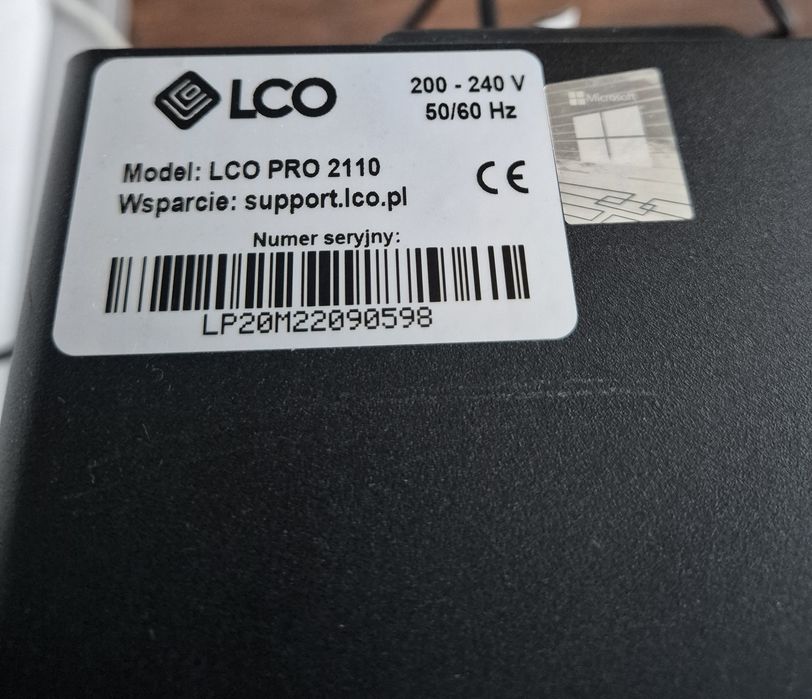 Komputer stacjonarny LCO Pro 2110 wraz z monitorem samsung 24"