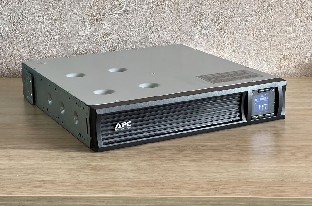 ДБЖ APC Smart UPS 2000 / Серверний безперебійник SMC2000I-2U