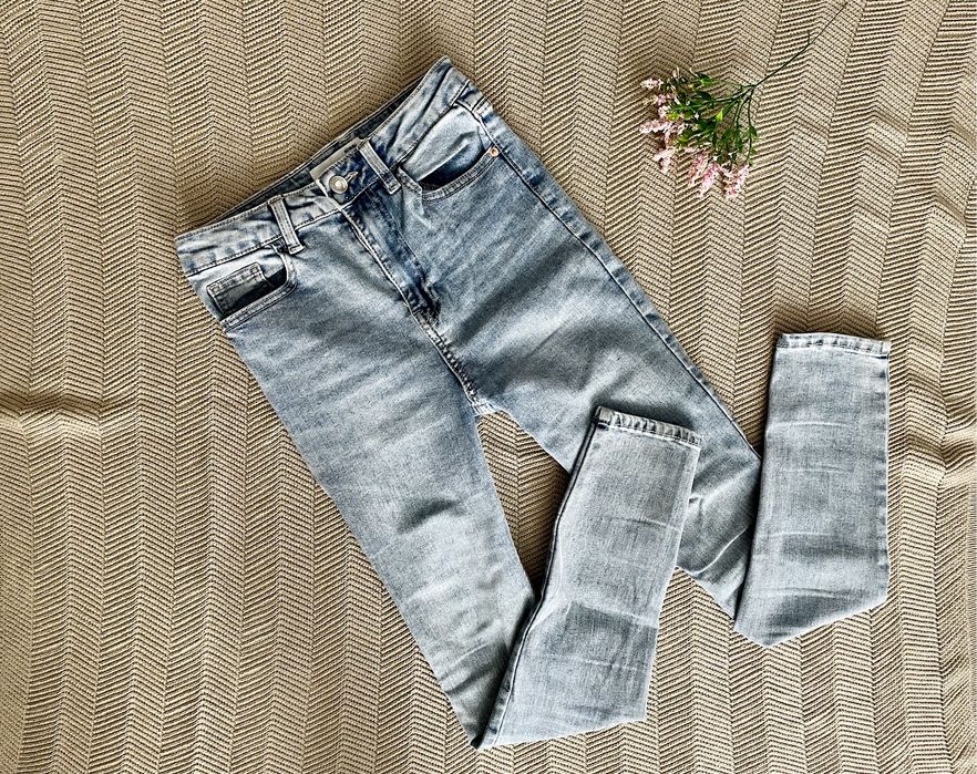 Wyprzedaż jak nowe jasne jeansy rurki sinsay