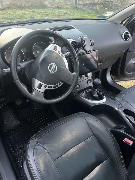 Nissan Qashqai 2.0 benzyna + Gaz - 7osobowy