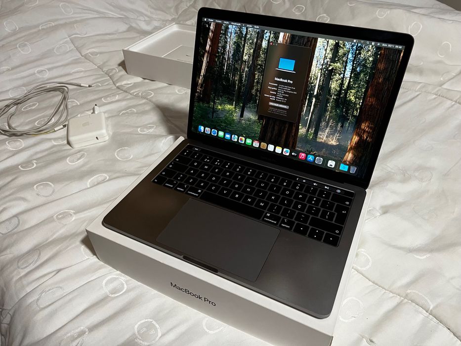 Macbook Pro (2019) 13,3" Cinza i5 16GB RAM 256GB SSD TouchBar