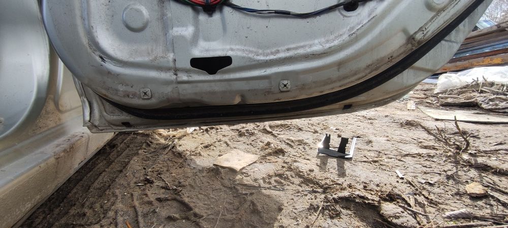 Двері двери Toyota Camry 30