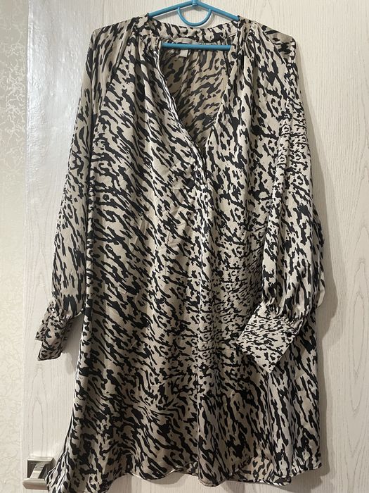 Сукня шовк жіноча трапецією