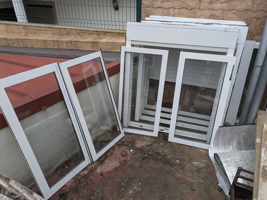 Janela de alumínio CORRER 100X115CM (COM ESTORE)