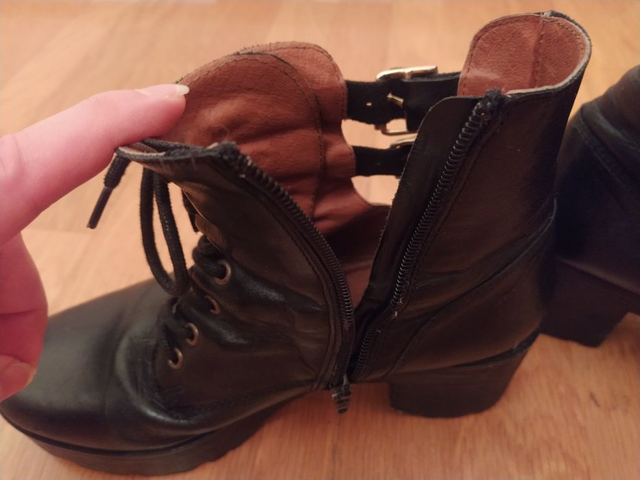 Bota preta meia estação