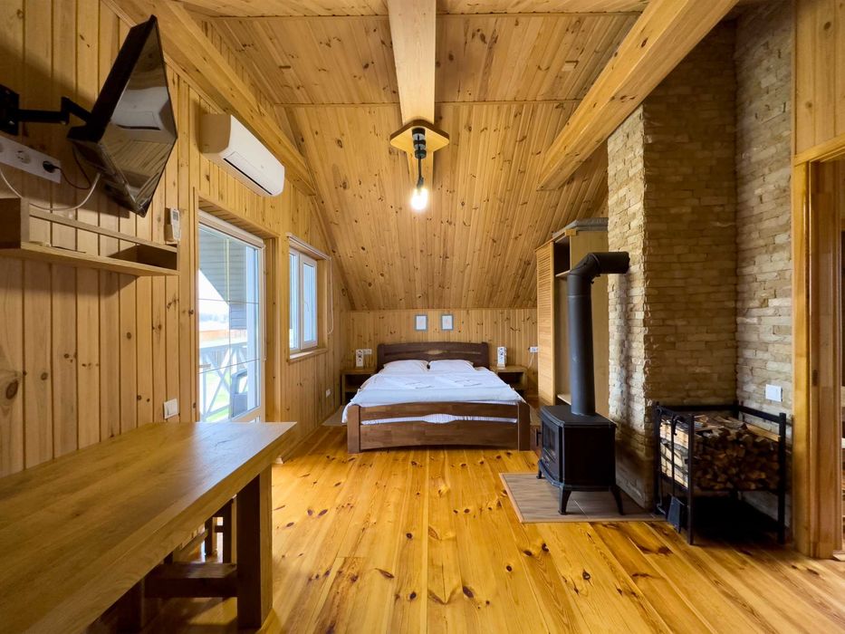 Продаж готелю в с.Підманове, Волинська область поруч з озером Світязь.