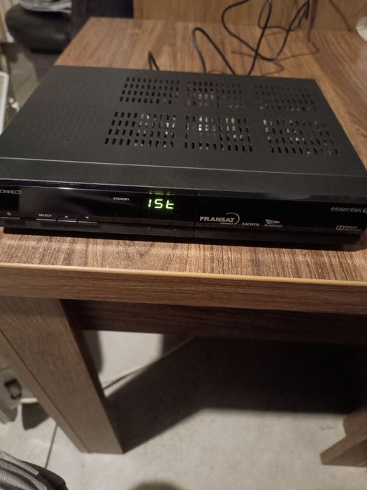 Dekoder satelitarny essentiel fransat connect