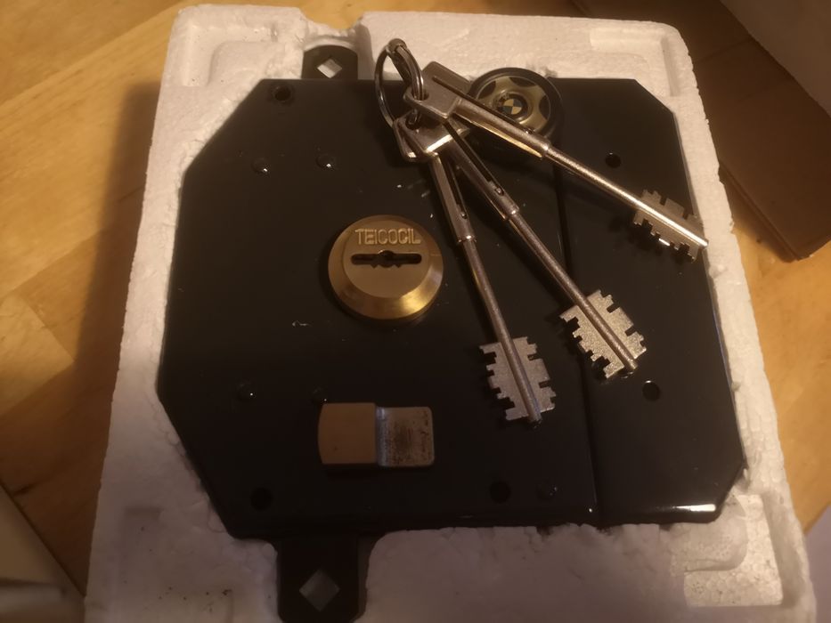 Fechadura de porta de rua