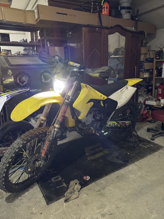 RMZ 250 matriculada 2006